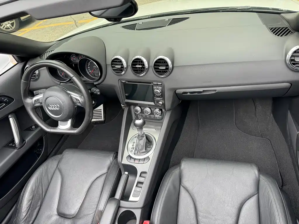 Audi TT 奥迪TT 2011款 TT Coupe 2.0 TFSI quattro