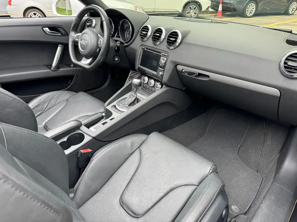 Audi TT 奥迪TT 2011款 TT Coupe 2.0 TFSI quattro