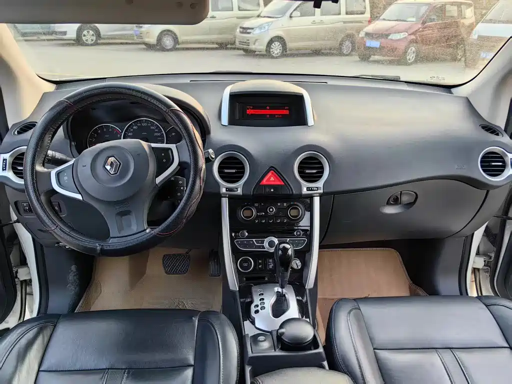 Koleos (Import) 2.5 L 4 WD Luxury Navigation