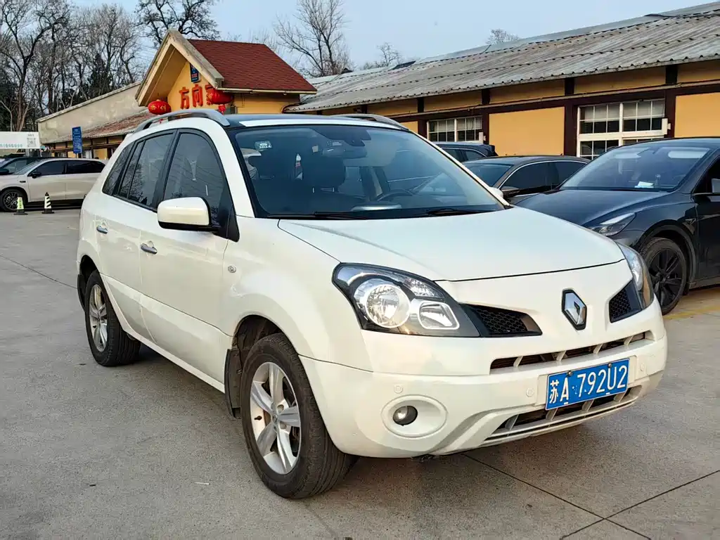 Koleos (Import) 2.5 L 4 WD Luxury Navigation