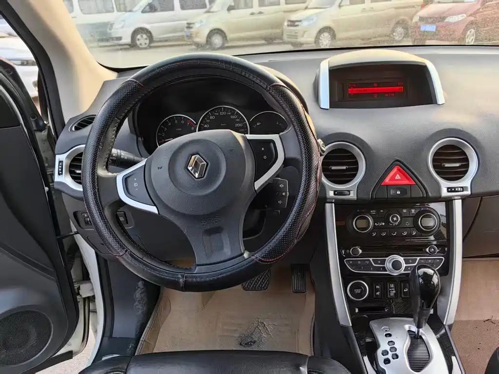 Koleos (Import) 2.5 L 4 WD Luxury Navigation
