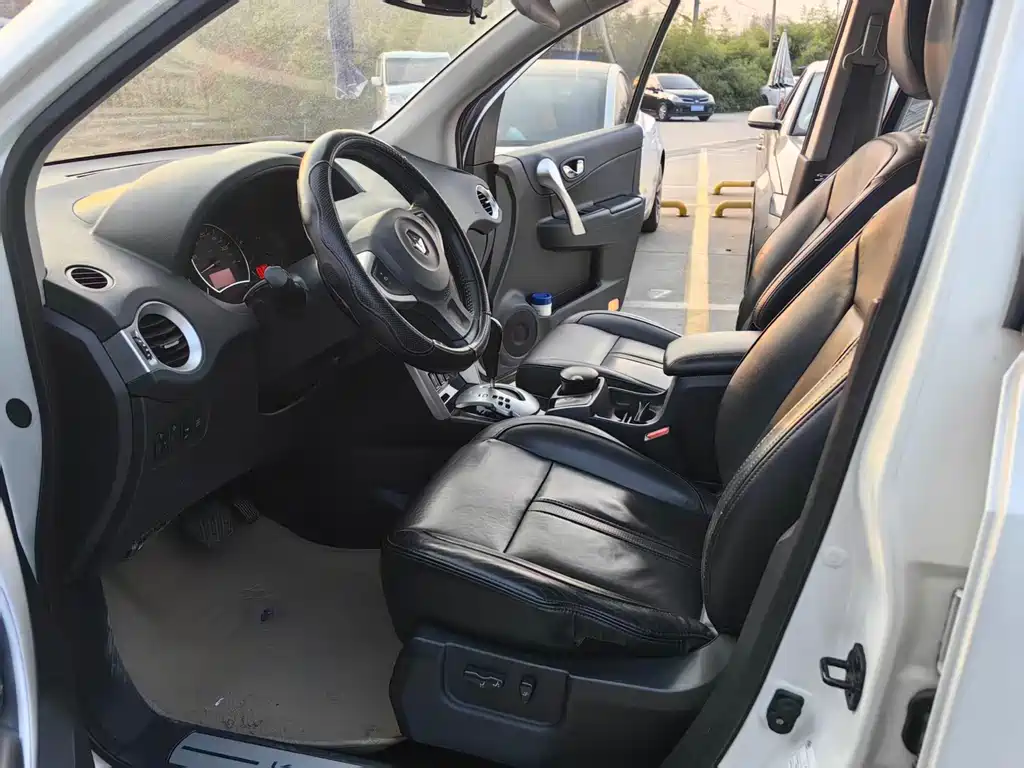 Koleos (Import) 2.5 L 4 WD Luxury Navigation