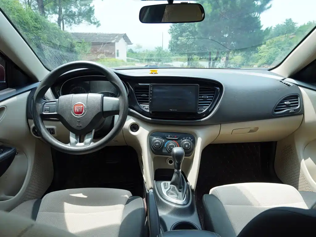 Viaggio 1.4 T Auto Joy