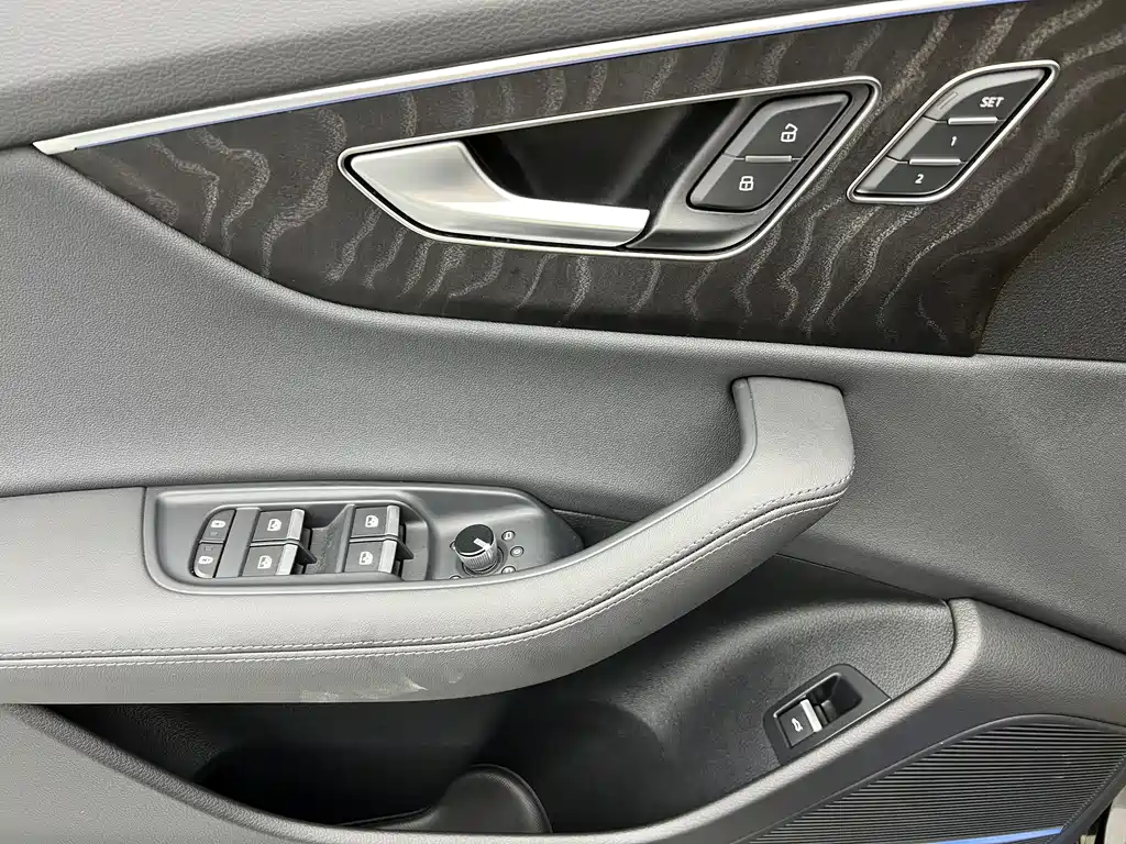 Audi Q8 55 TFSI Luxury Dynamic