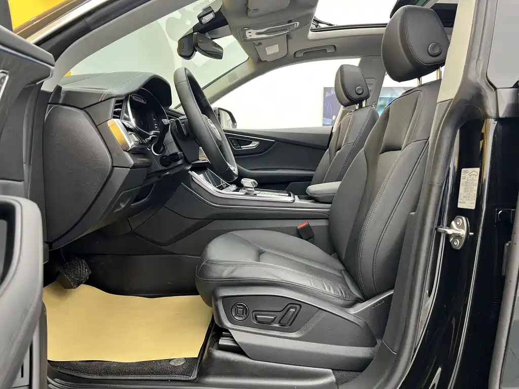 Audi Q8 55 TFSI Luxury Dynamic