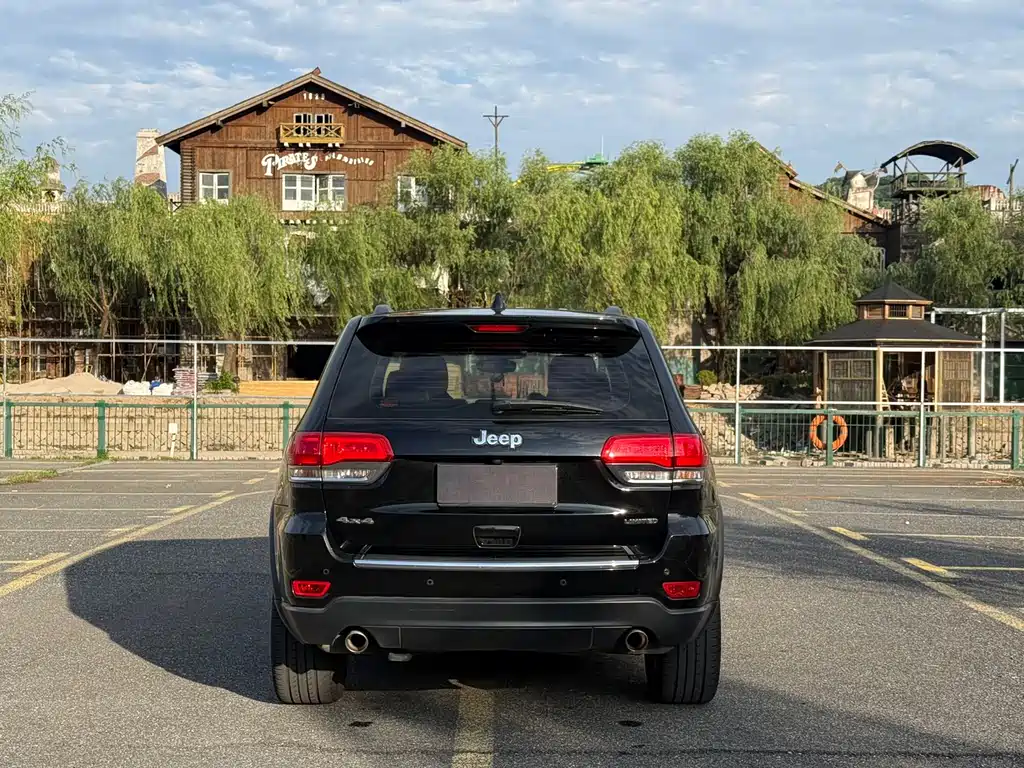 Grand Cherokee (Import) 3.0 L Elite Navigation