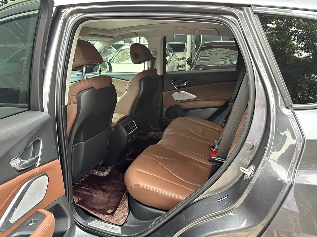Acura RDX 2.0 T Premium CN-VI