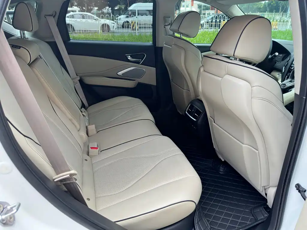 Acura RDX 2.0 T Diamond Enjoyment SH-AWD CN-VI