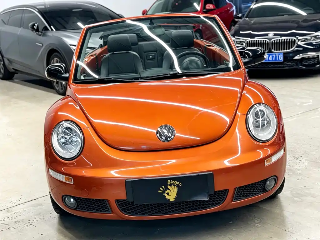 Beetle 2.0 BlackOrange Convertible Luxury