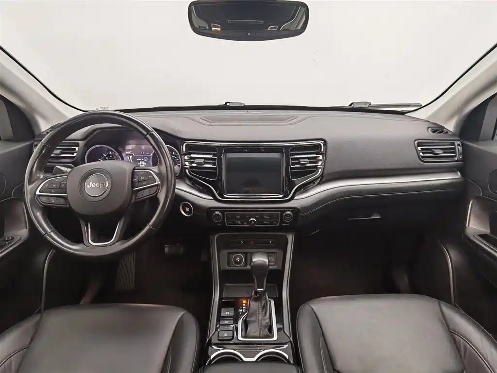 Commander 2.0 T 2 WD Progressive Enjoyment CN-V