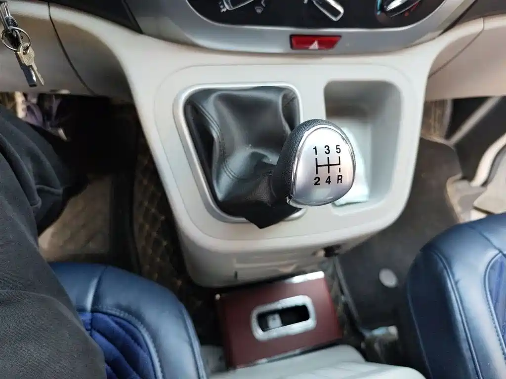 Refine M3 瑞风M3 2022款 PLUS 宜家版 1.8 L 舒适型
