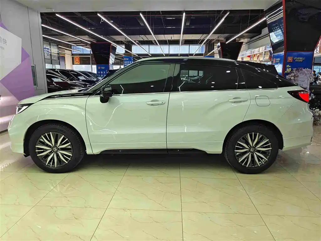 Avancier 370 TURBO 4 WD Premium