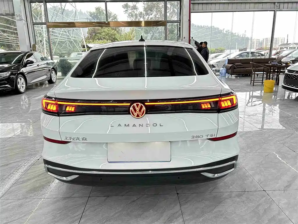 Lamando Lamando L 280 TSI DSG Super Hot Flagship