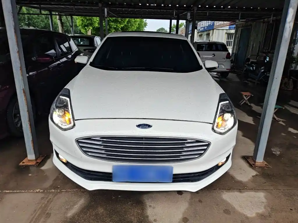 Escort Facelift 1.5 L Auto Joy CN-VI
