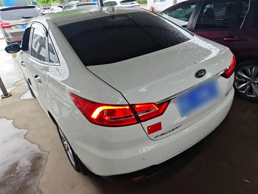 Escort Facelift 1.5 L Auto Joy CN-VI
