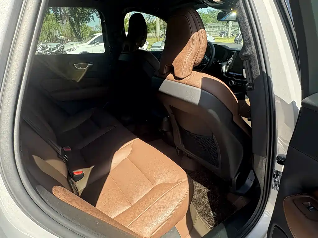 Volvo XC60 B5 4 WD Smart Ease Luxury