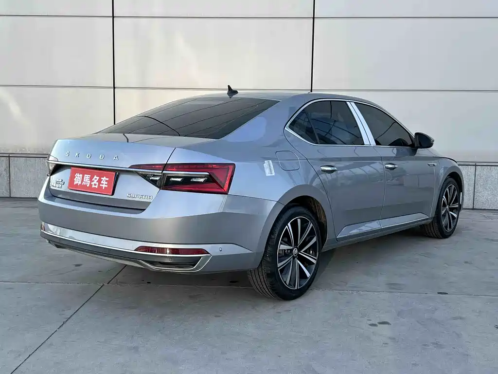 Superb TSI280 DSG Premium