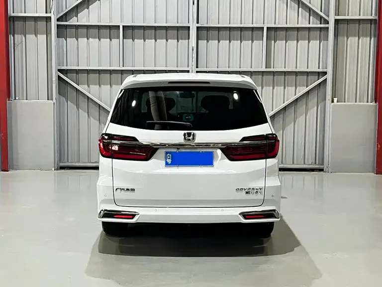 Honda Odyssey 2.0 L e:HEV Sharp· Supreme