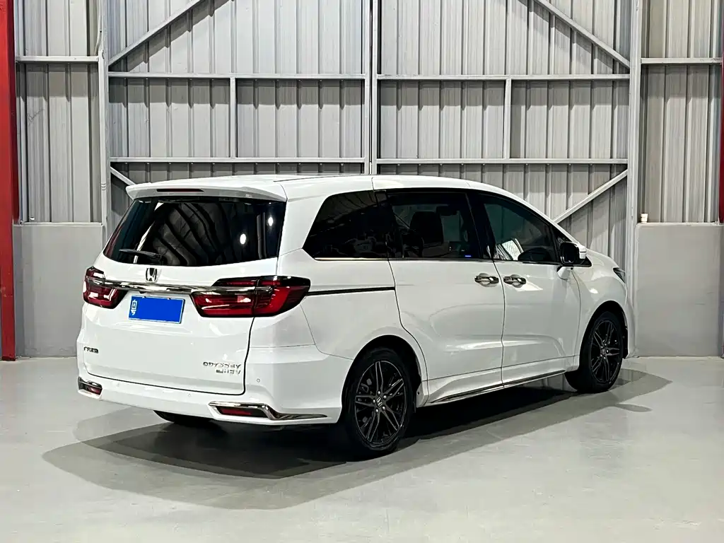 Odyssey 2.0 L e:HEV Sharp· Supreme
