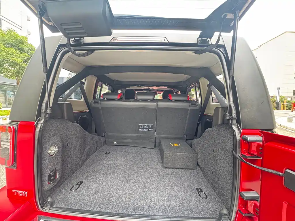 BAIC BJ40 2.0 D Auto 4 WD Blade Hero Swordsman