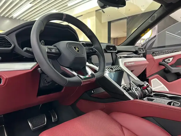 Lamborghini Urus 4.0 T V8