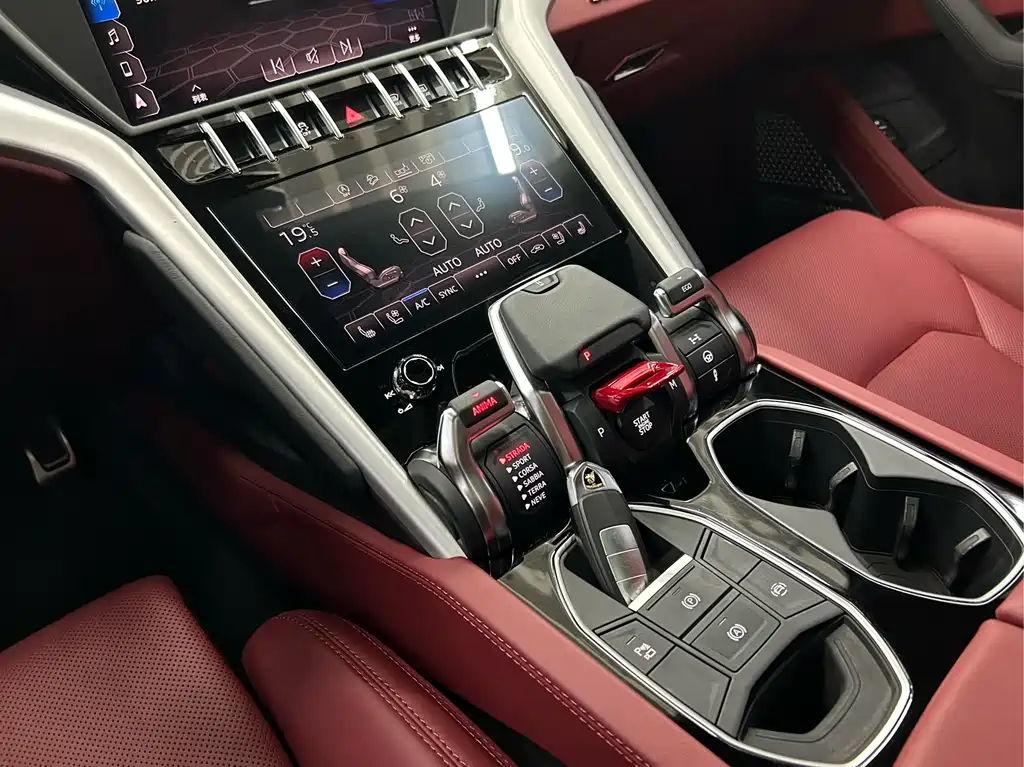 Urus 4.0 T V8