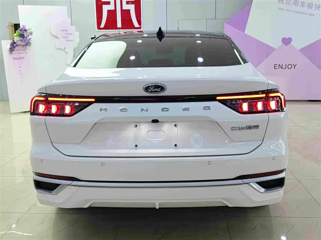 Mondeo EcoBoost 245 Luxury