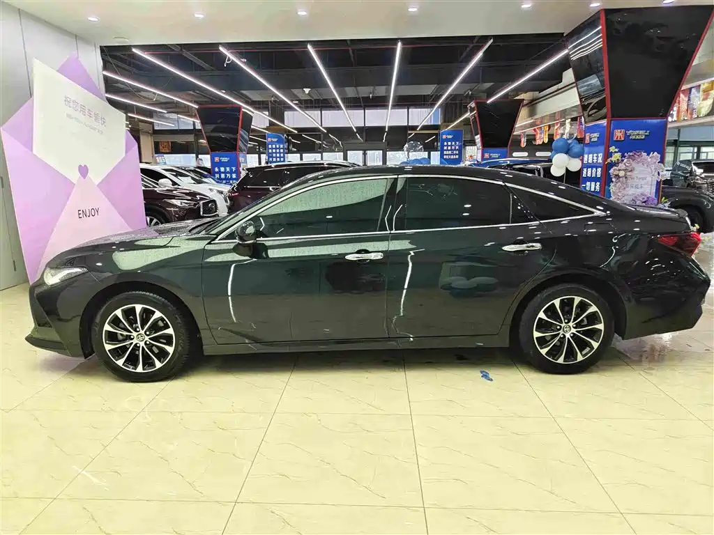 Avalon 2.5 L Luxury