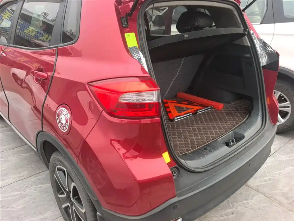 Changan CS15 长安CS15 2016款 1.5 L 手动尊贵版