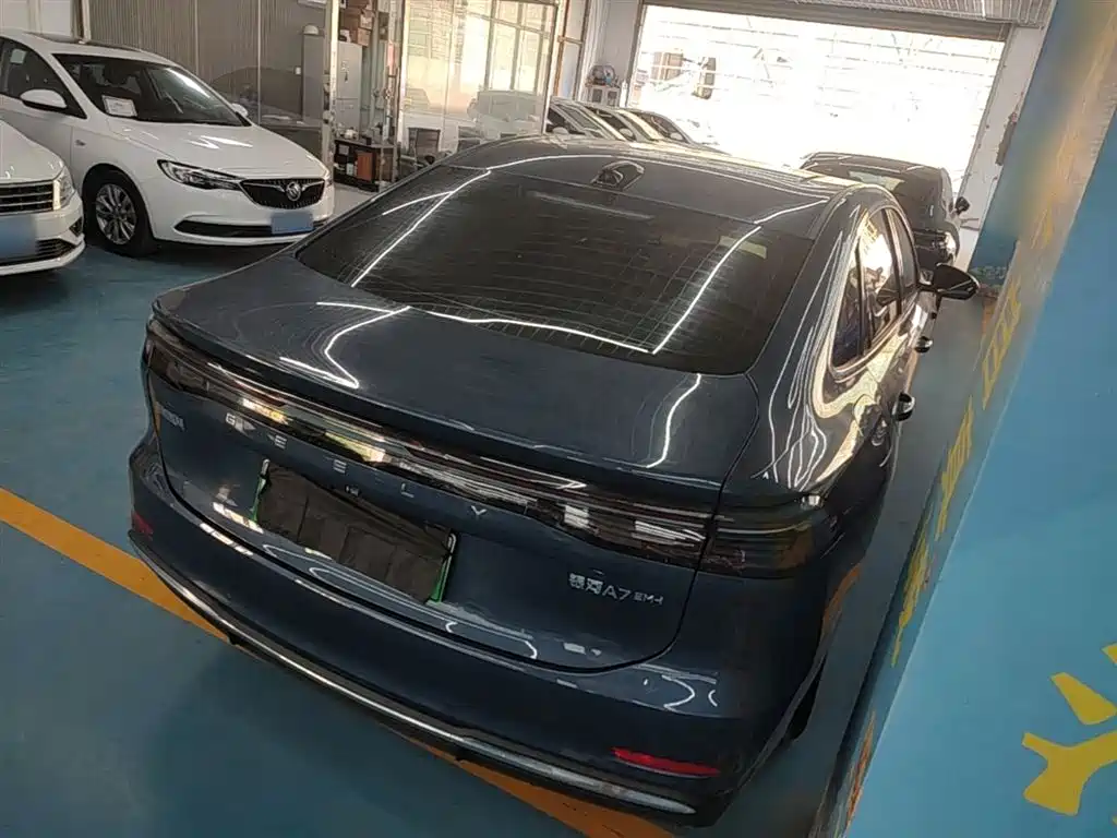 Galaxy A7 银河A7 EM 2025款 EM-i 150 km 星舰版