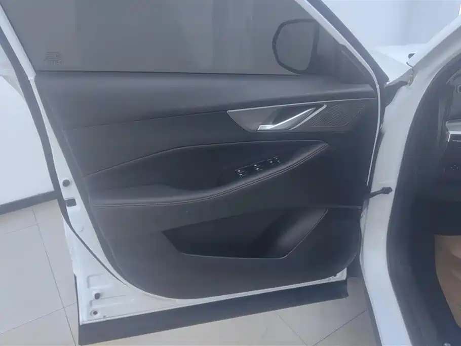 Changan CS35 PLUS Smooth Enjoyment 1.4 T DCT Luxury