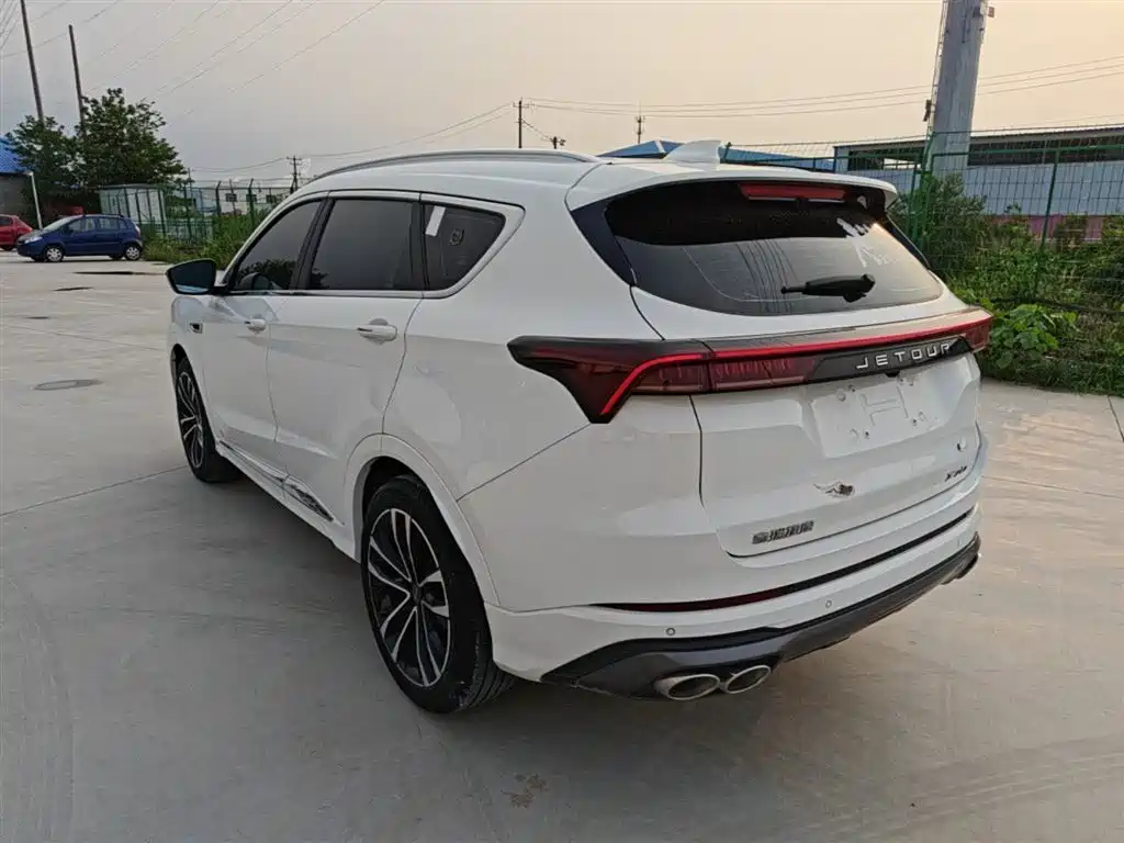 Jetour X70 PLUS 1.6 T DCT Land 5-seat
