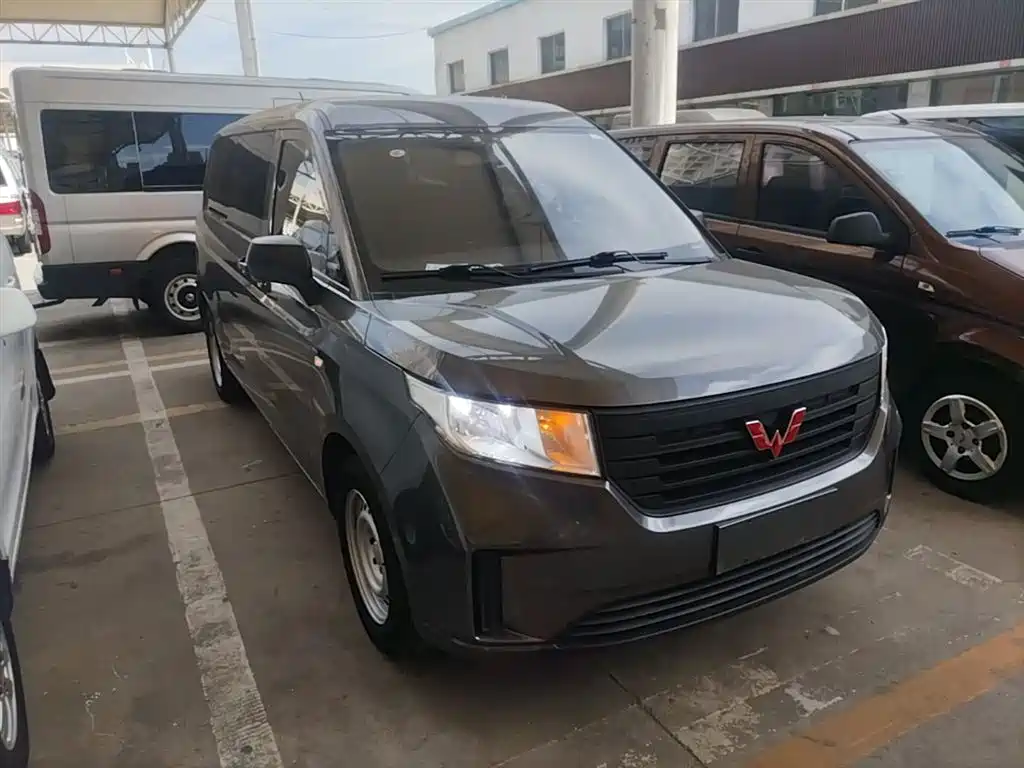 Wuling Journey 五菱征程 2022款 2.0 L 手动创业型