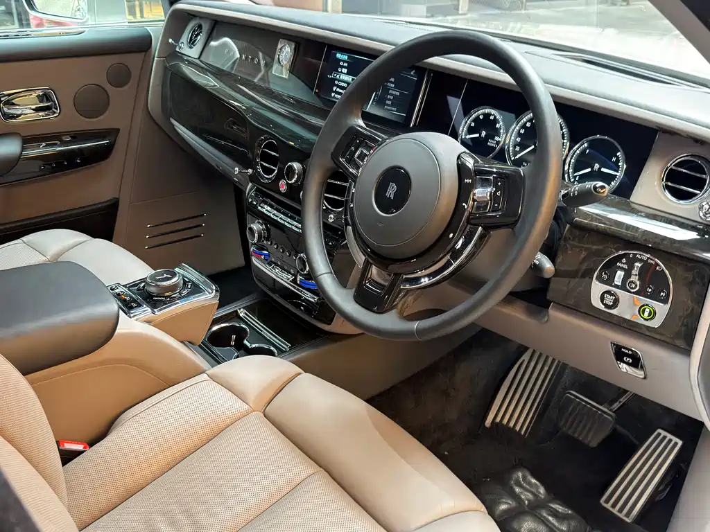 Phantom 6.7 T LWB Range