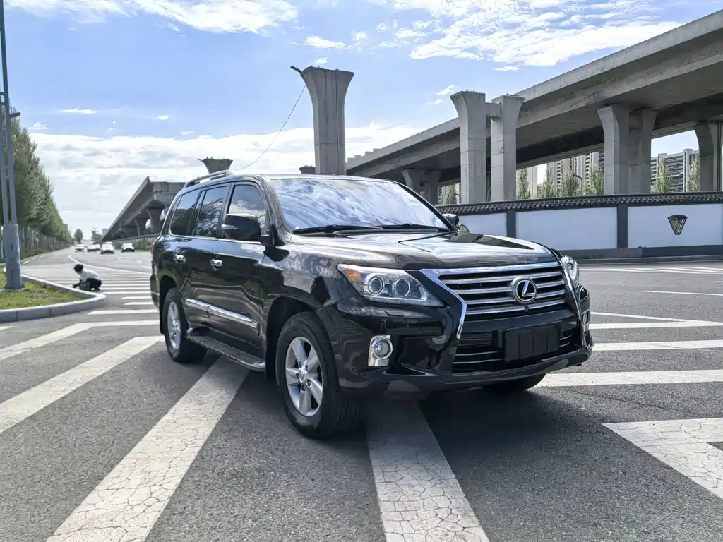 Lexus LX 570