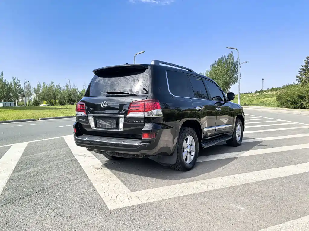 Lexus LX 570