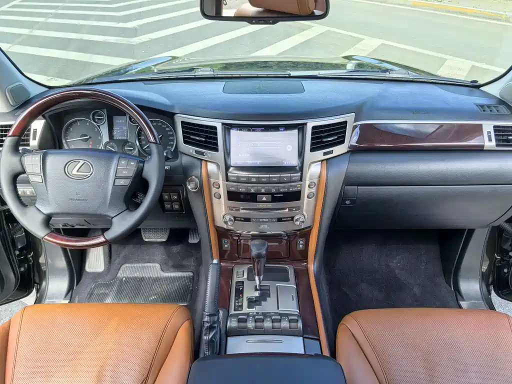 Lexus LX 570