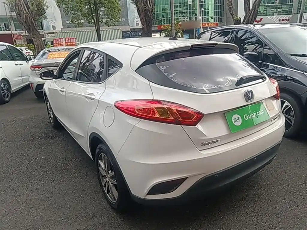 Eado XT 1.6 L Auto Handsome Cool CN-V