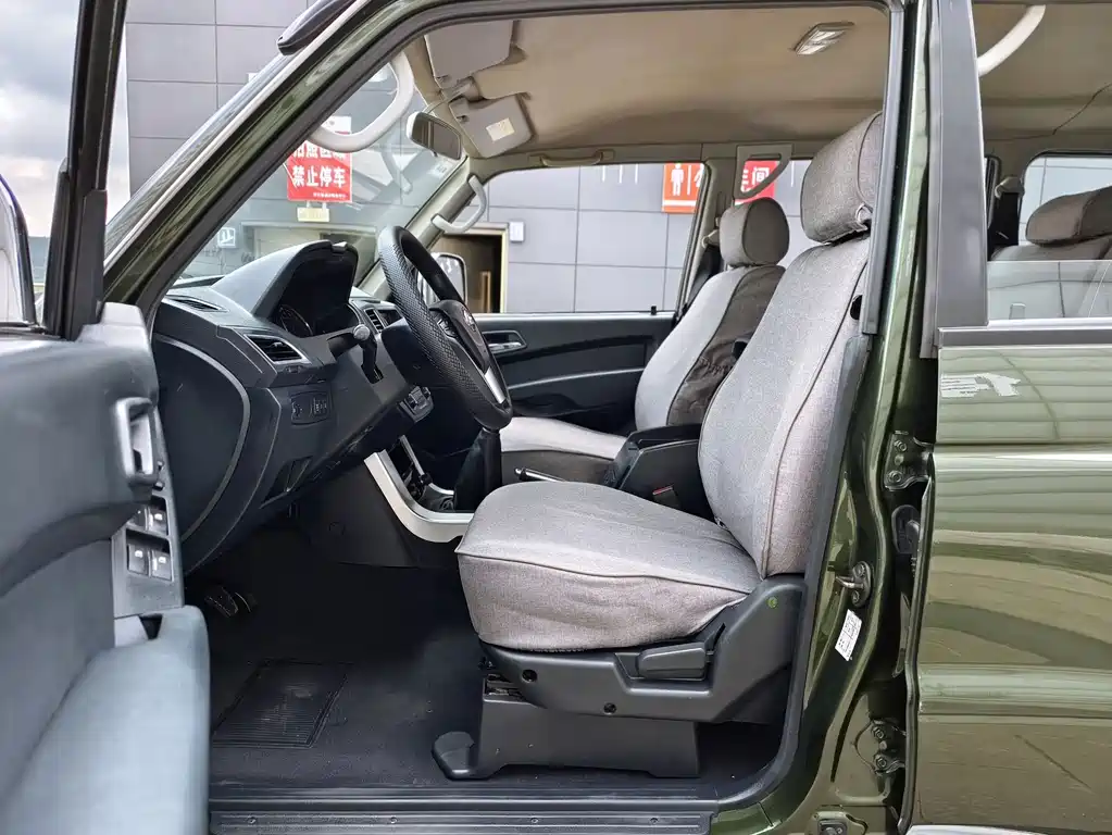 Leopaard Q6 2.4 L Manual 4 WD Outstanding