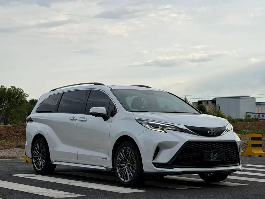 Granvia 2.5 L Hybrid Comfort