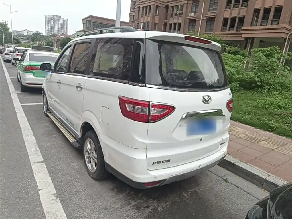 BAIC Huansu H2 1.5 L AMT Luxury BJ415 C