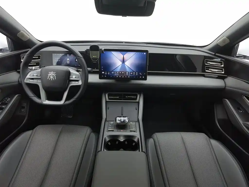 Qin L DM-i Smart Drive 120 KM Leading