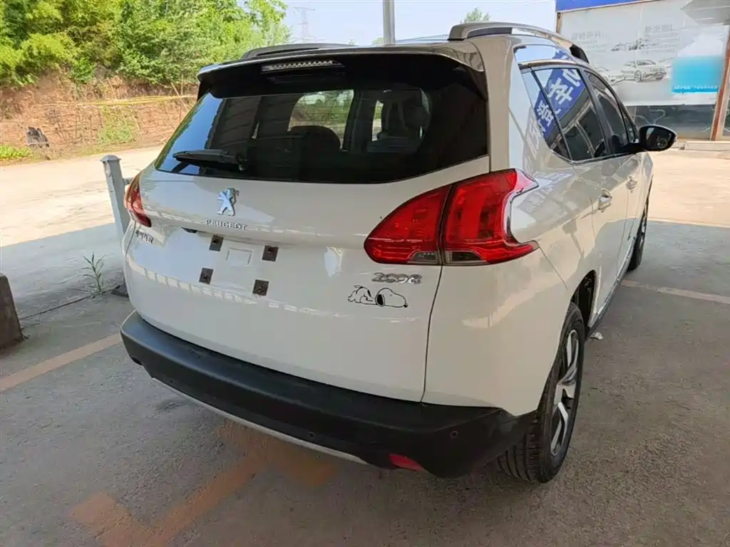 Peugeot 2008 2014 1.6 L Auto Navigator