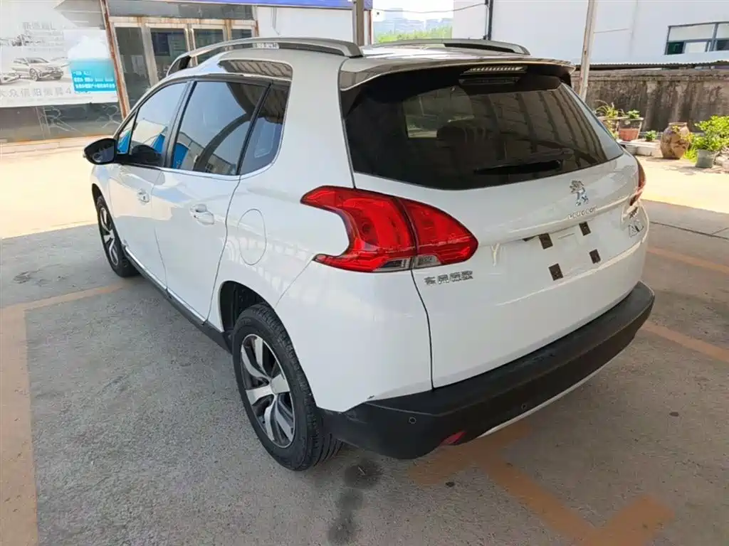Peugeot 2008 2014 1.6 L Auto Navigator