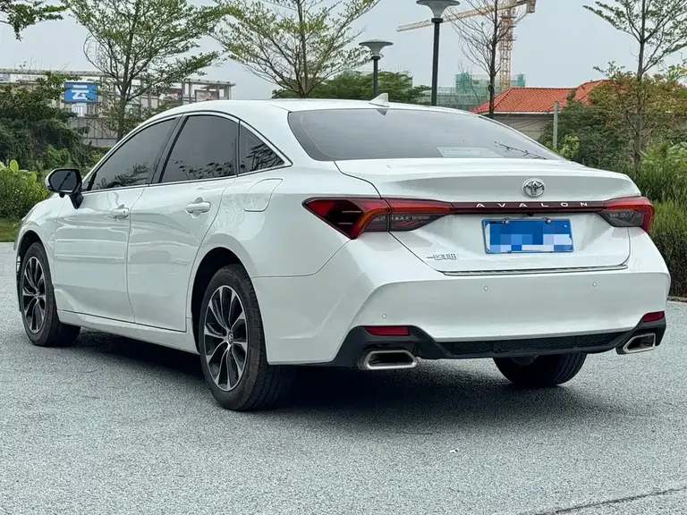 Toyota Avalon 2.0 L Progressive
