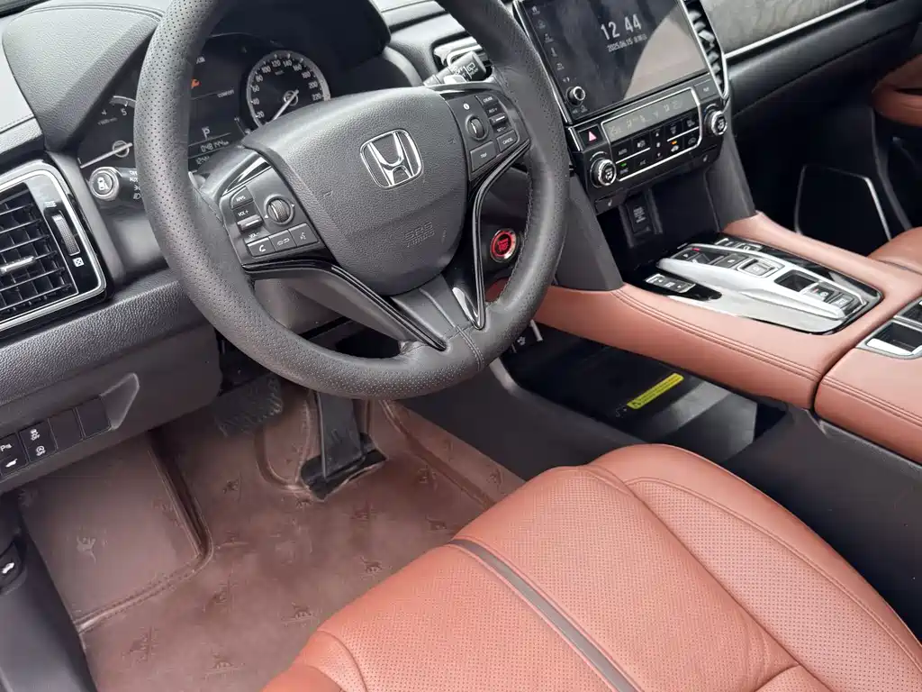 Honda UR-V 370 TURBO 4 WD Premium