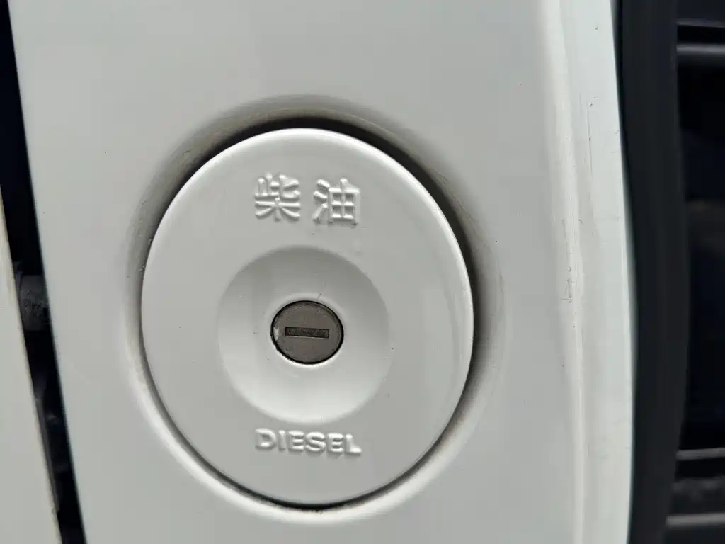 Xintu V80 新途V80 2024款 PRO商旅 6 MT 短轴中顶147 Ps 8/9座 非营运