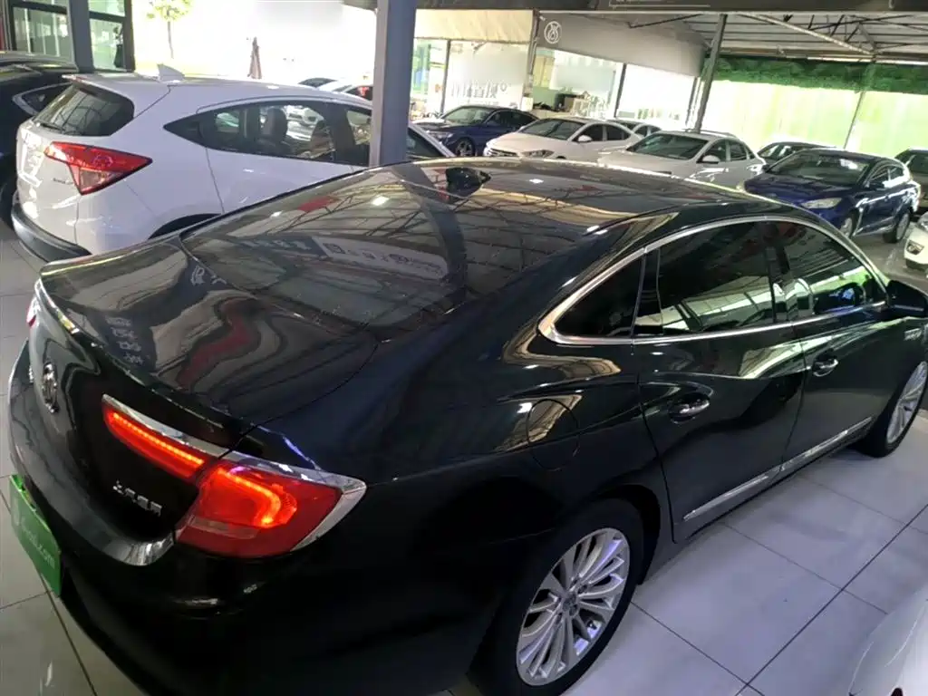 LaCrosse Facelift 28 T Elite