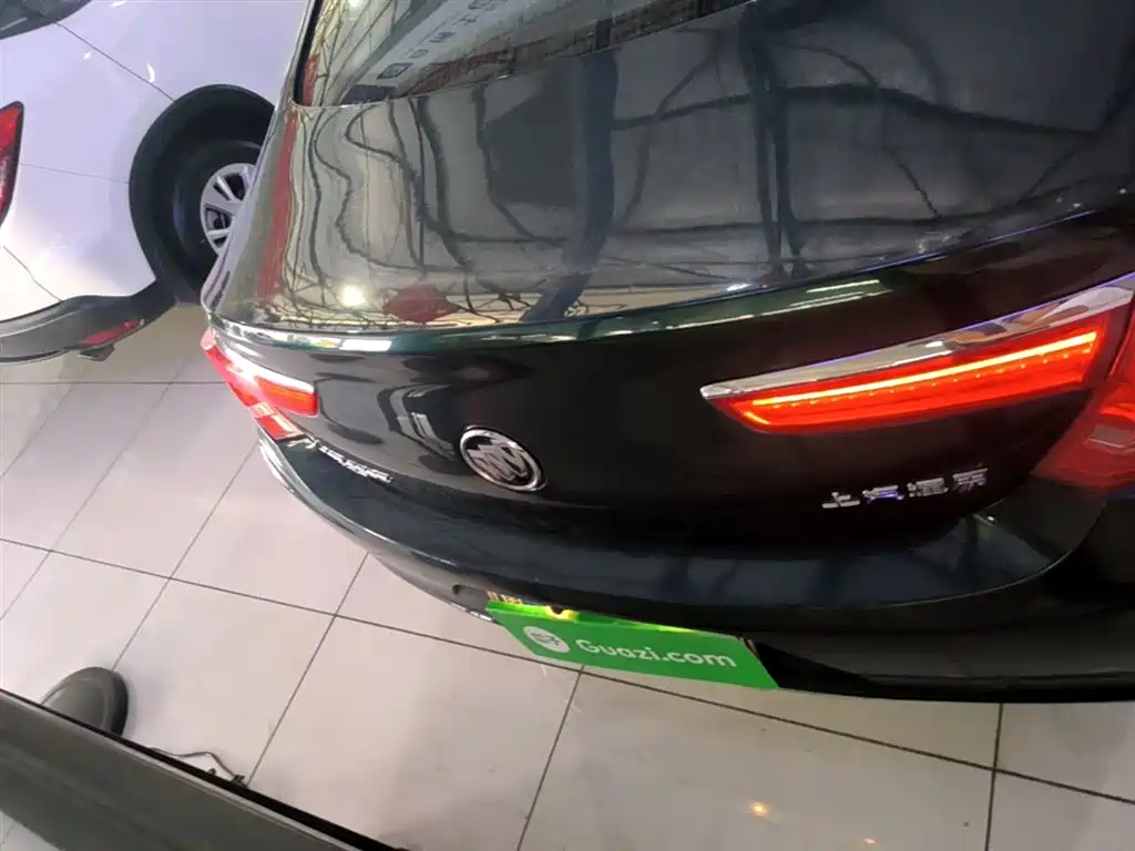LaCrosse Facelift 28 T Elite