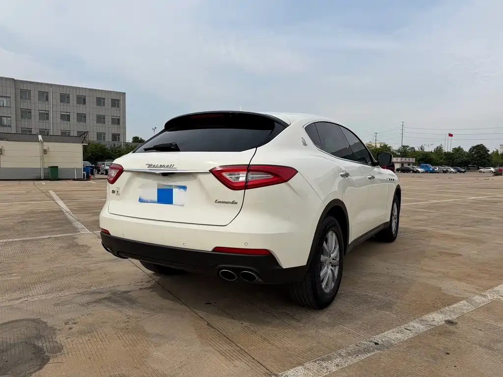 Levante 3.0 T Standard